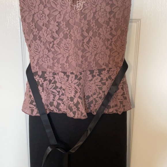 Celine Lace Dress - Picture 4 of 7